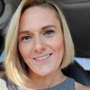 Meet your Posher, Elyse